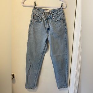 Asymmetric waste mom jeans